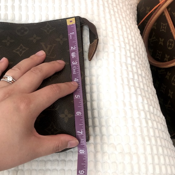 Louis Vuitton Large Cosmetic Zip Pouch Monogram - Picture 5 of 8